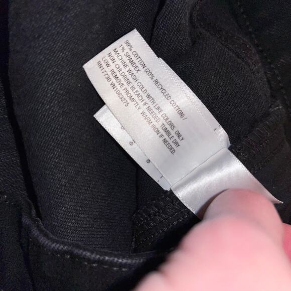 Universal Thread Mid-Rise 80s Slim Capri Jeans Black Size 17 - Picture 7 of 8